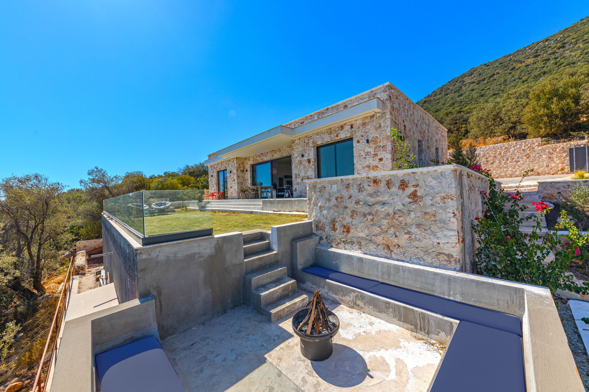 Luxury secluded villa patio